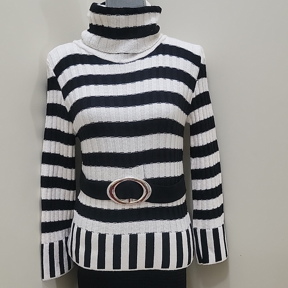Women's Knitted Turtle Neck Sweater In Black&White Stripes sz med good condition